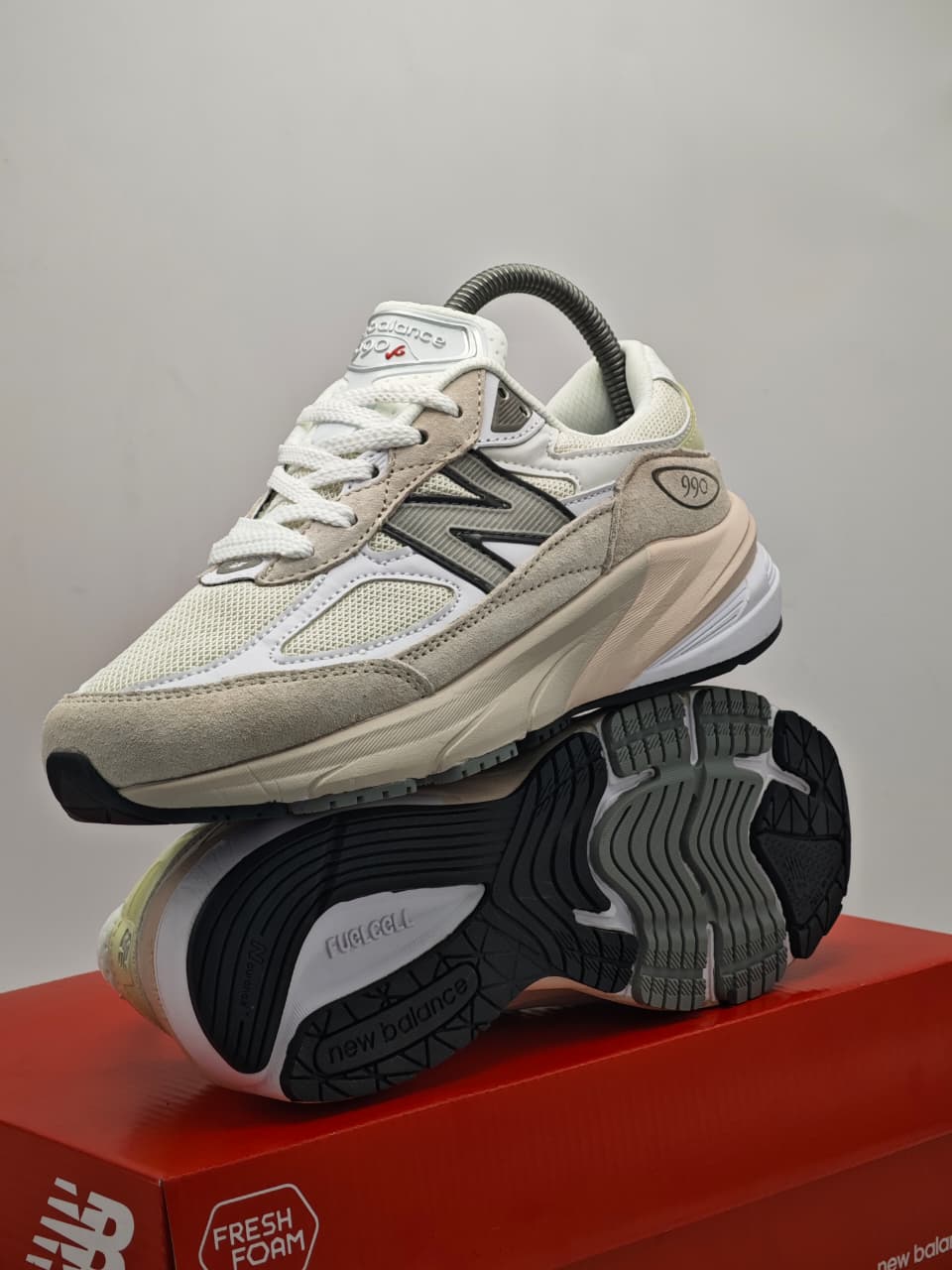 New Balance 990v5