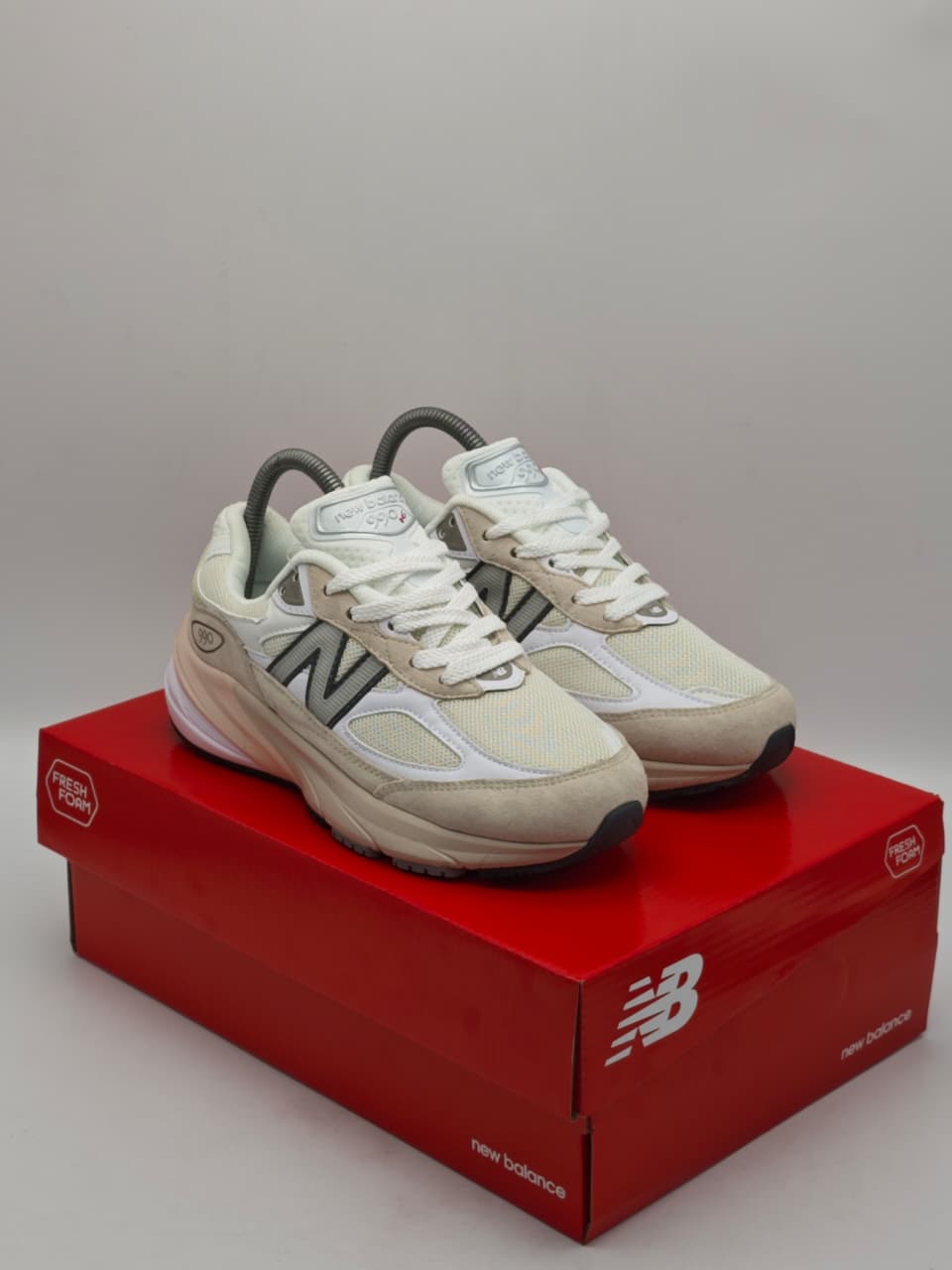 New Balance 990v5