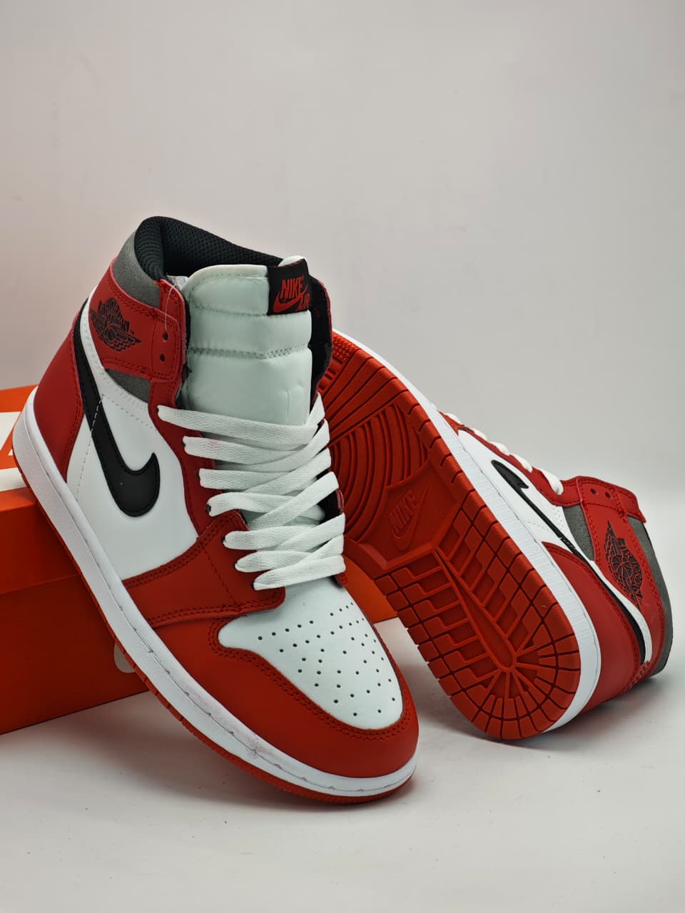 Air Jordan 1 Retro High "Chicago"