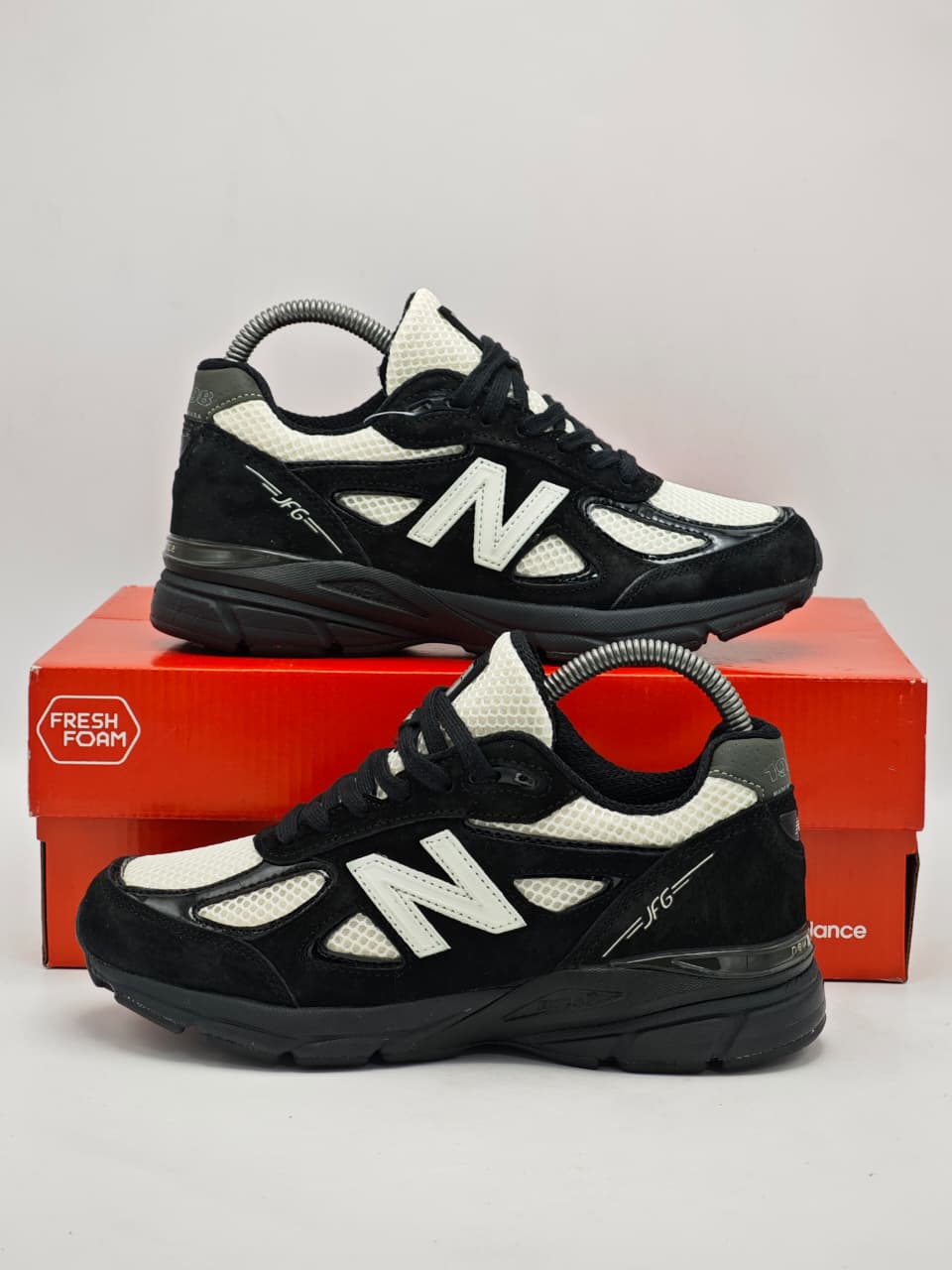 New Balance 990 Black/White