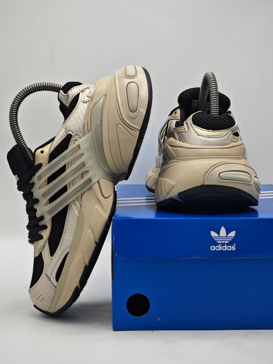 Adidas Orketro Black Cream