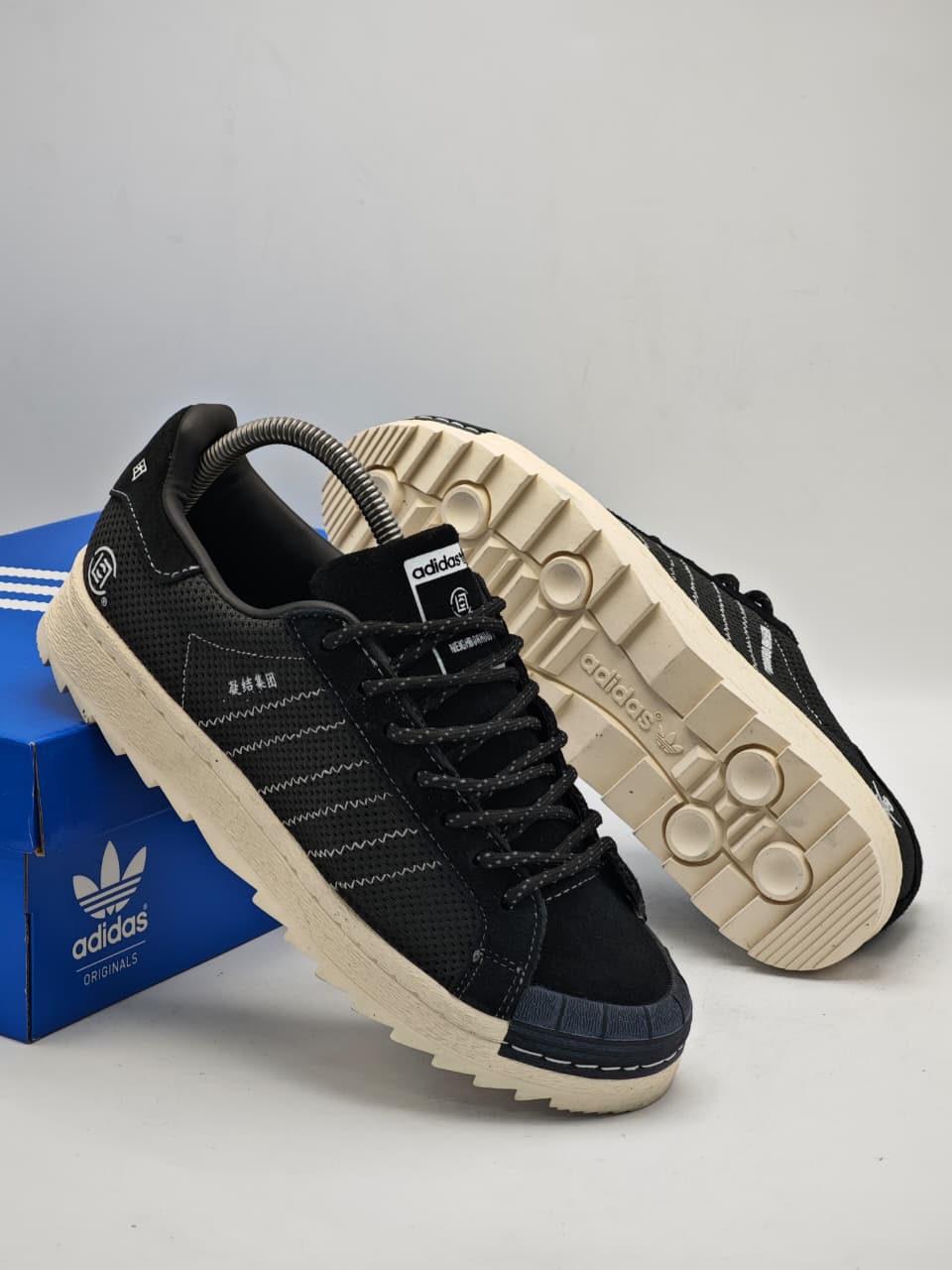 Adidas Superstar 82 x NEIGHBORHOOD