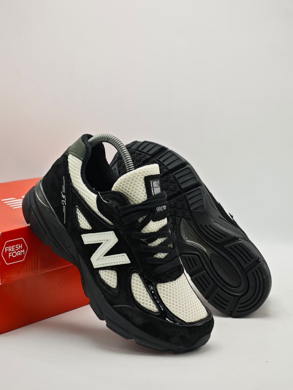 New Balance 990 Black/White
