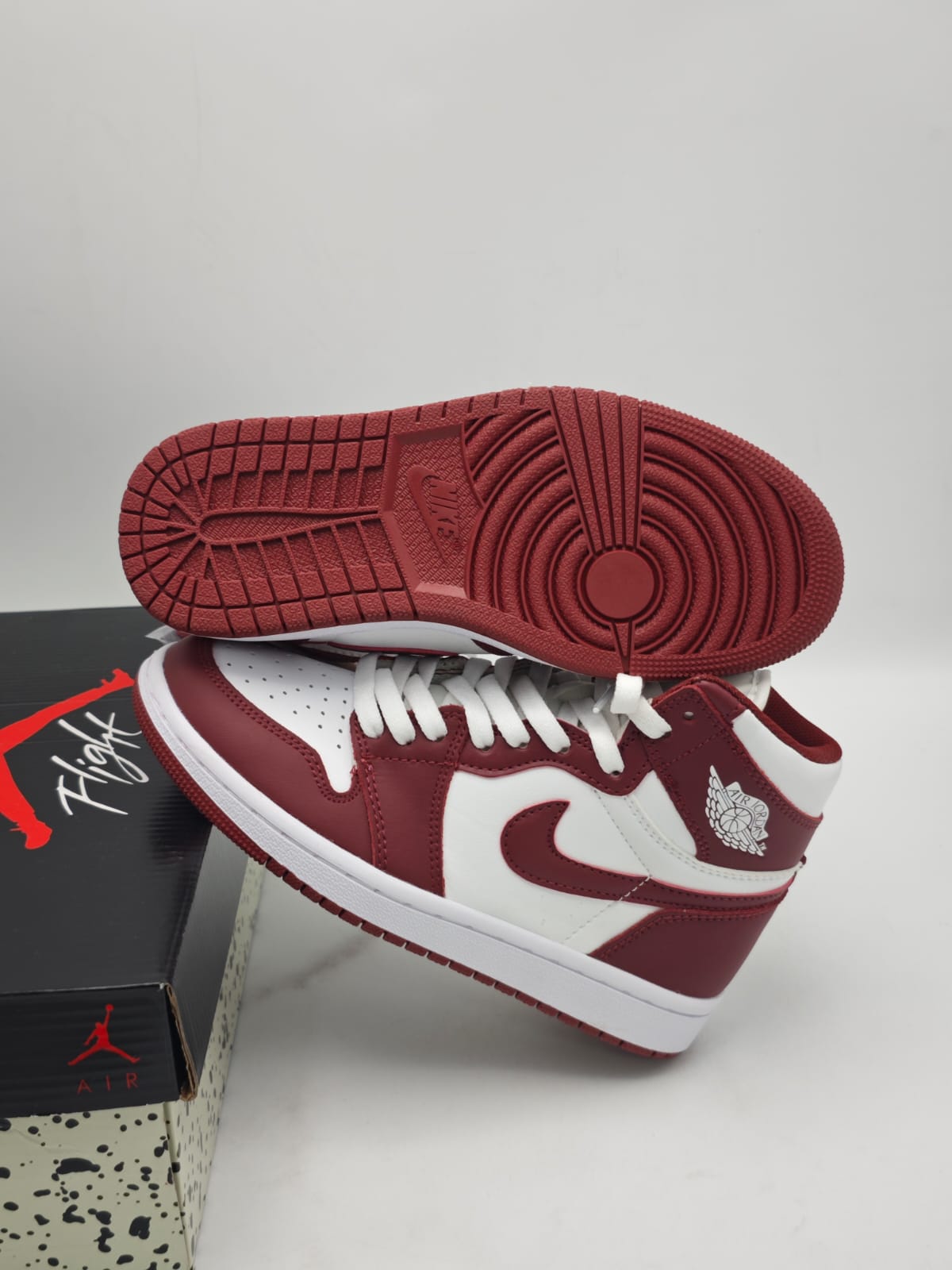 Jordan Retro 1 Bordeaux & White