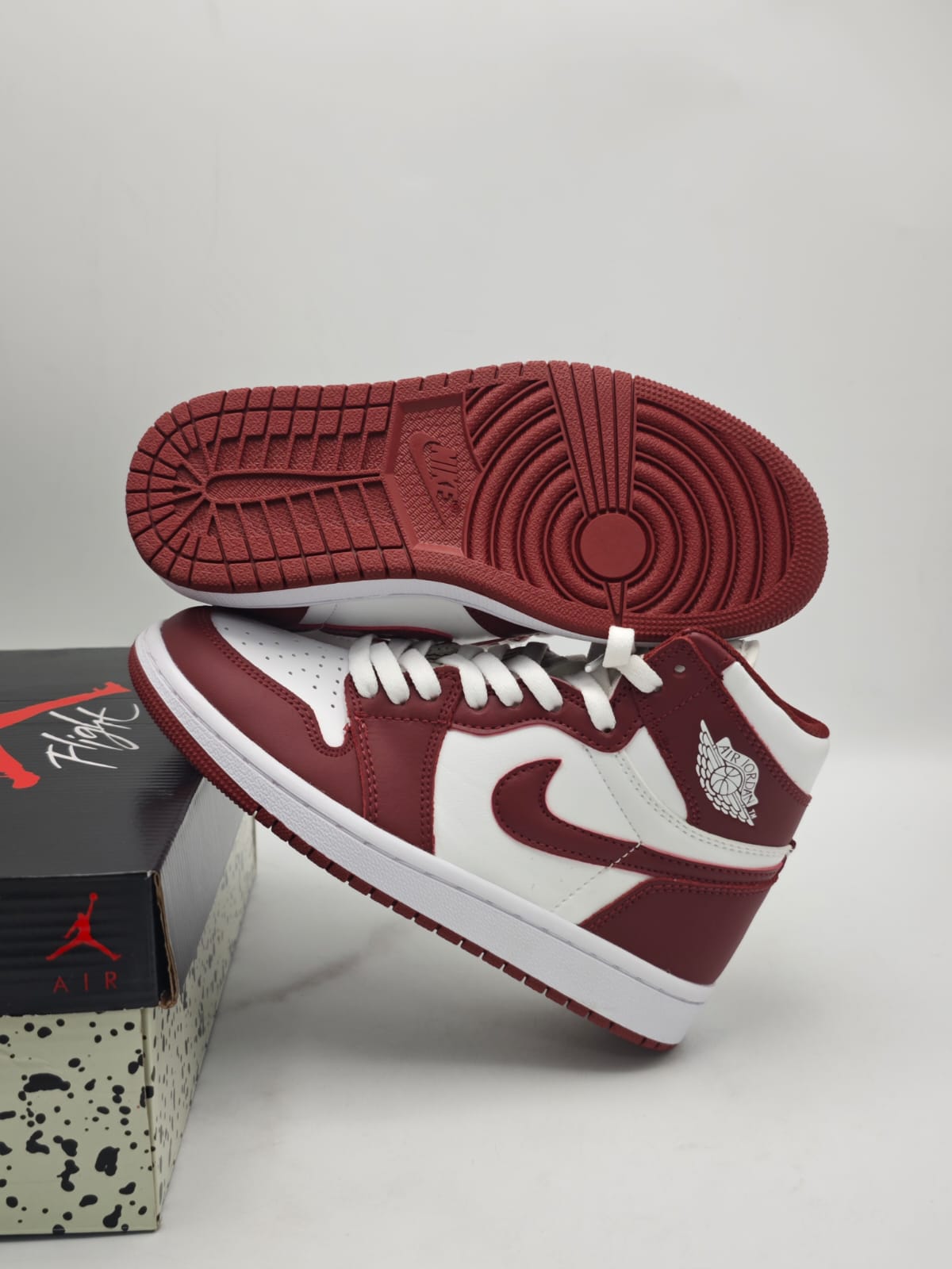 Jordan Retro 1 Bordeaux & White