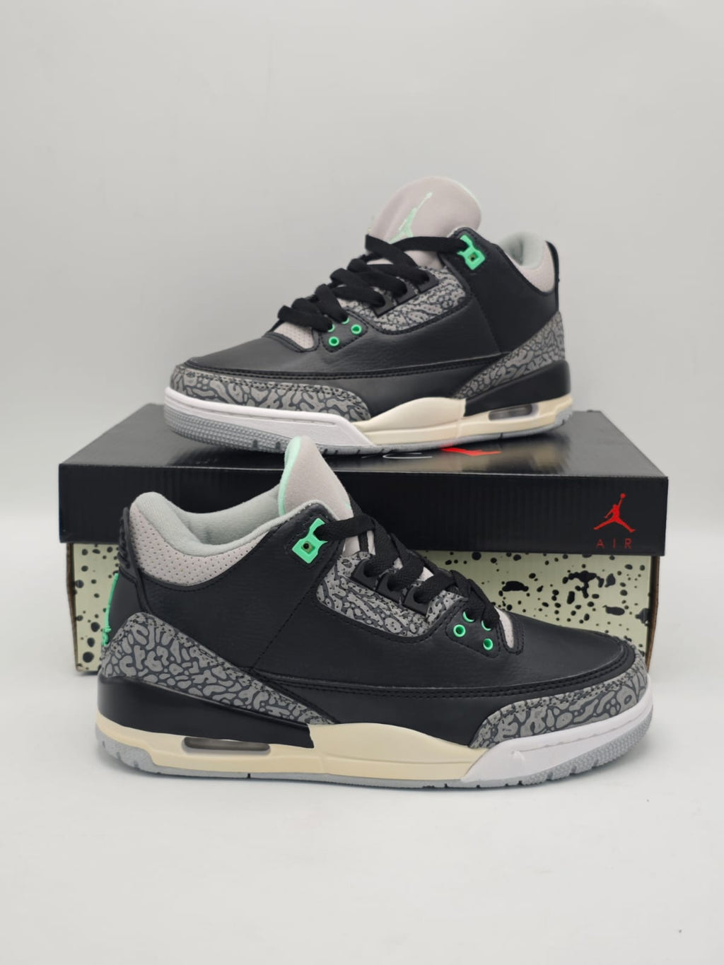 Jordan Retro 3 Dark Pine Glow
