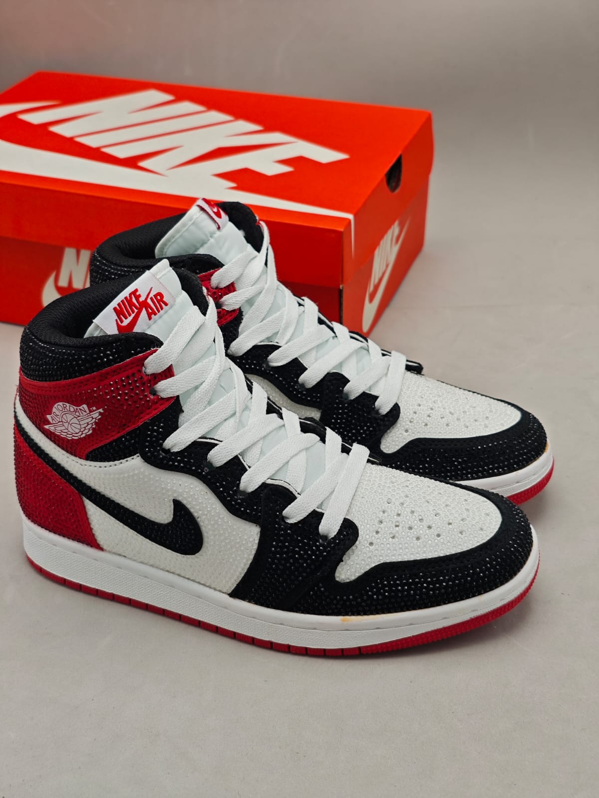 Jordan Retro 1 High “Bling Edition”