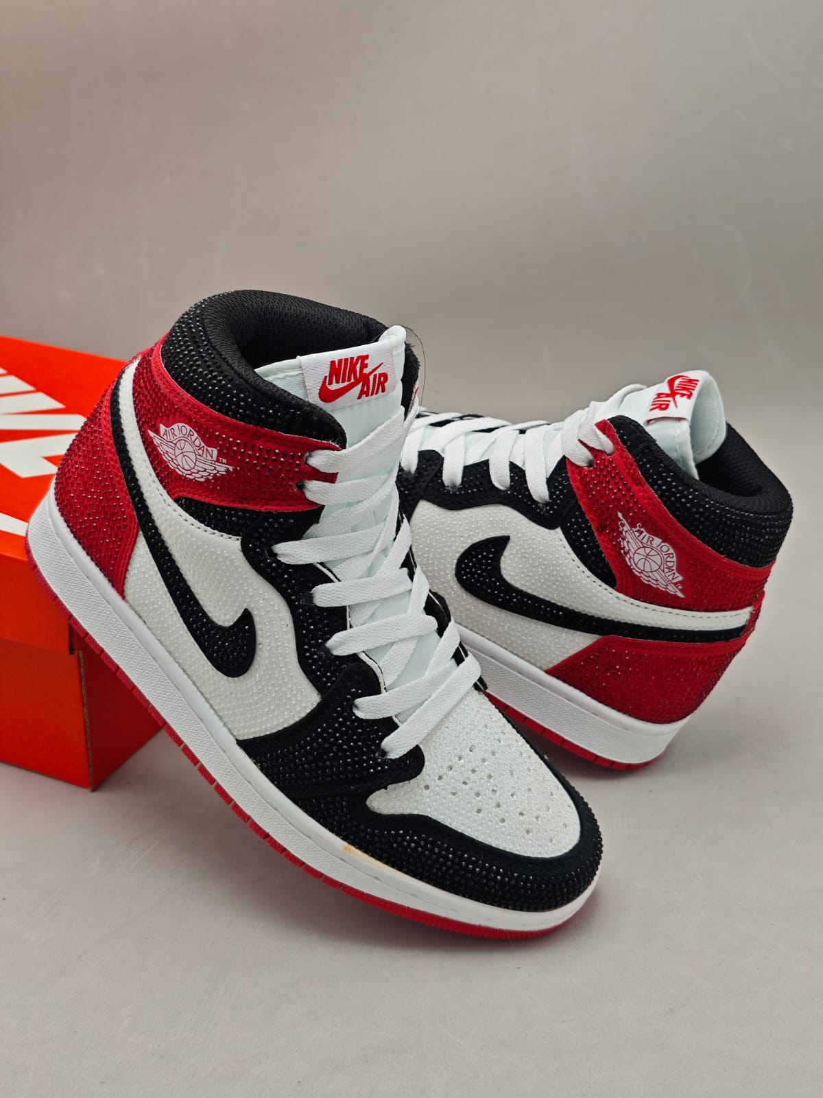 Jordan Retro 1 High “Bling Edition”