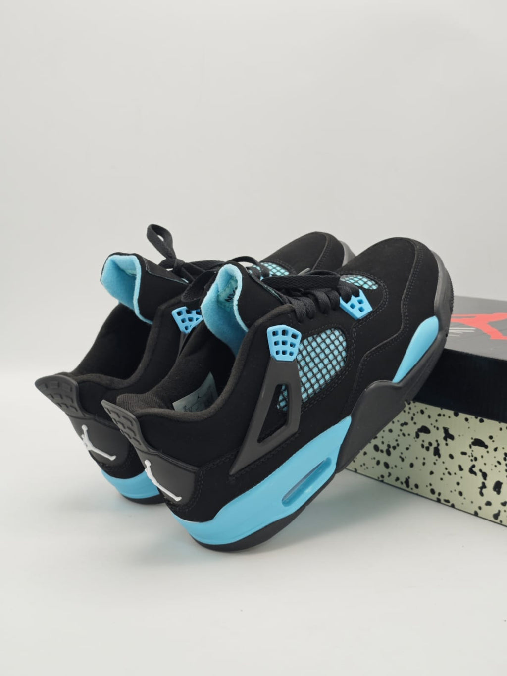 Jordan Retro 4 University Blue