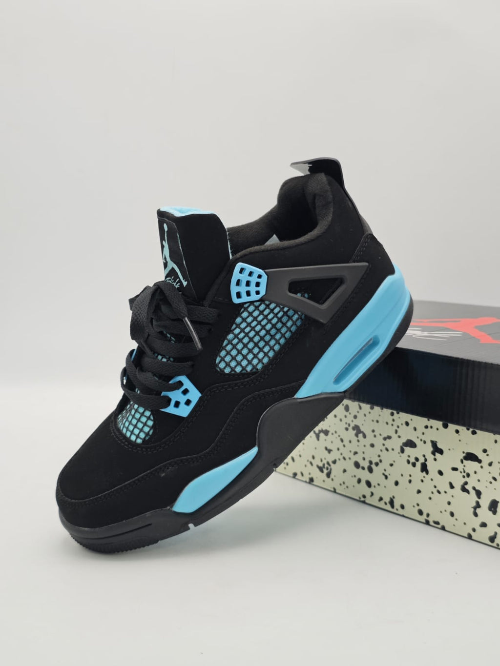 Jordan Retro 4 University Blue