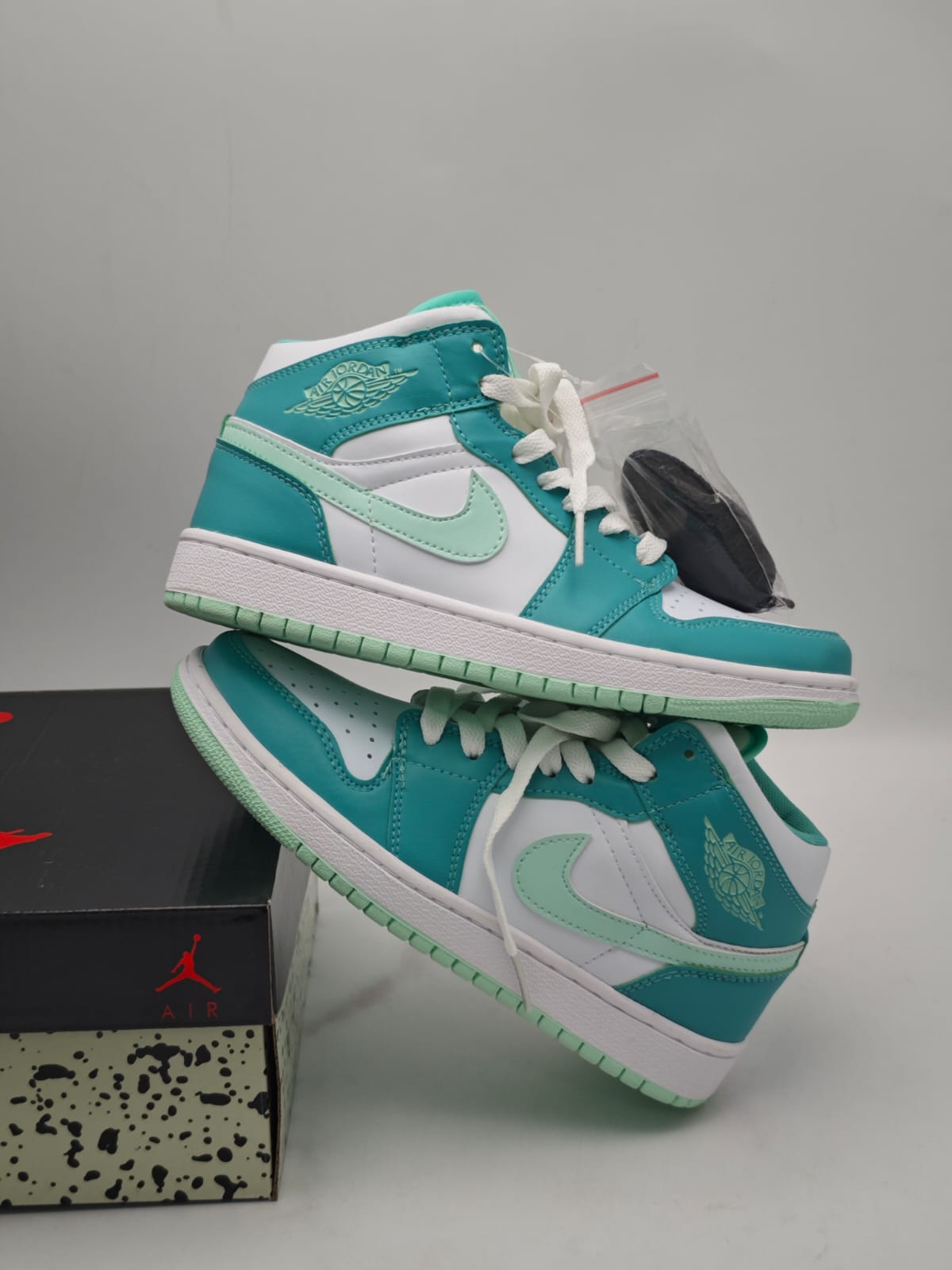 Air Jordan Retro 1 Mint Foam