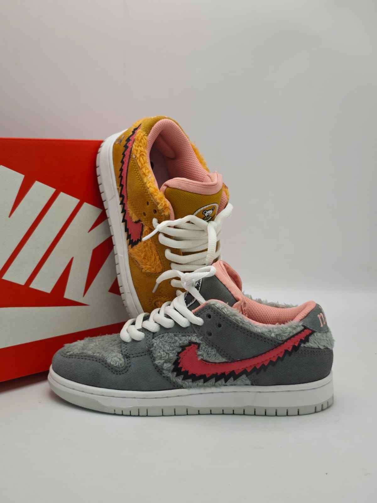 Nike SB Dunk Low Tom & Jerry