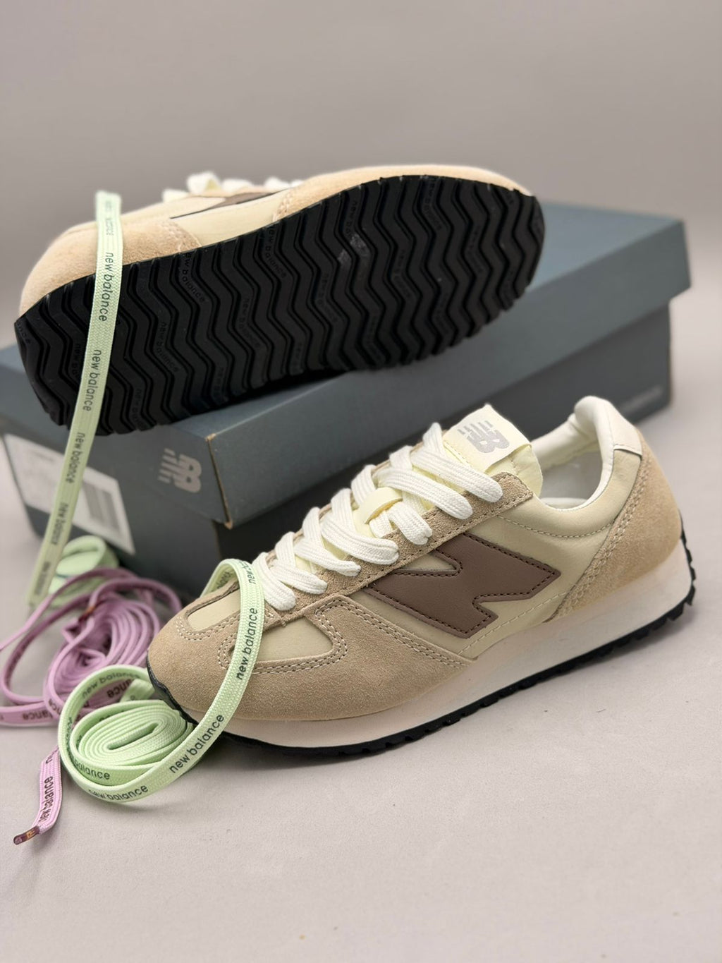 New Balance 237