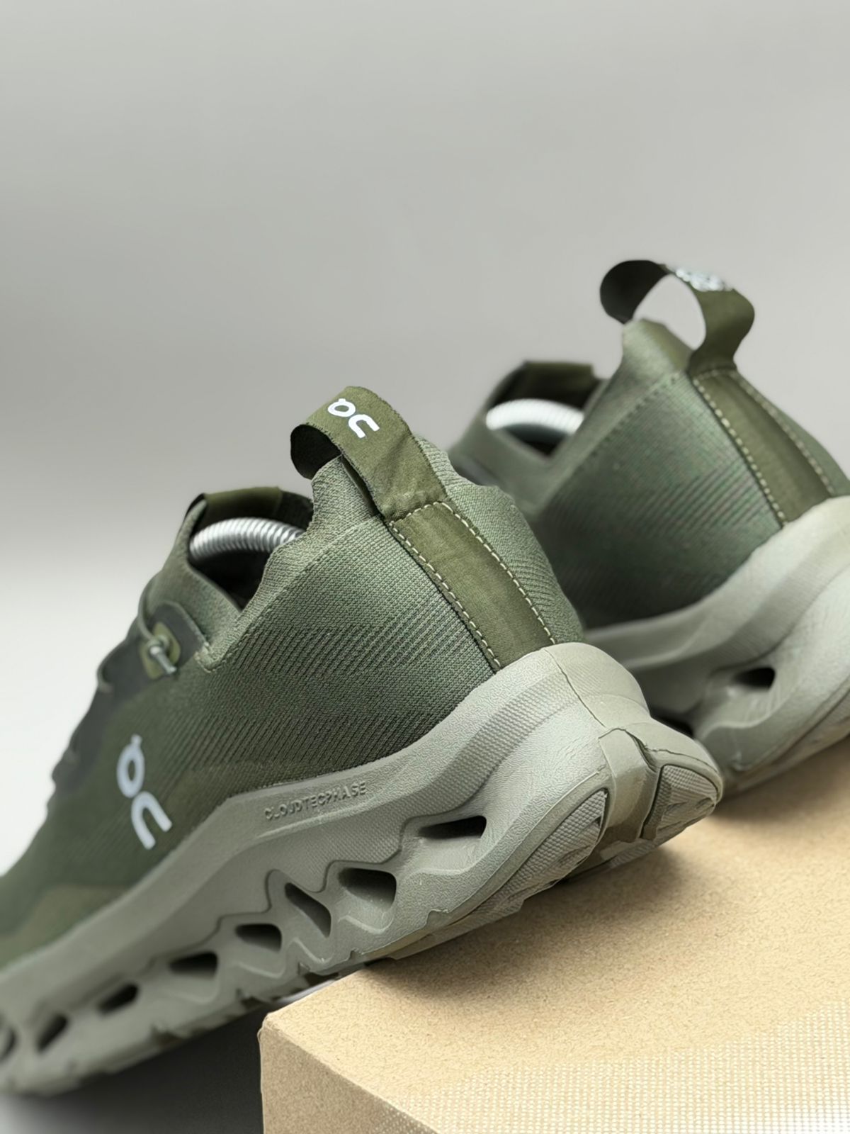 ON Running x LOEWE Cloudtilt Olive