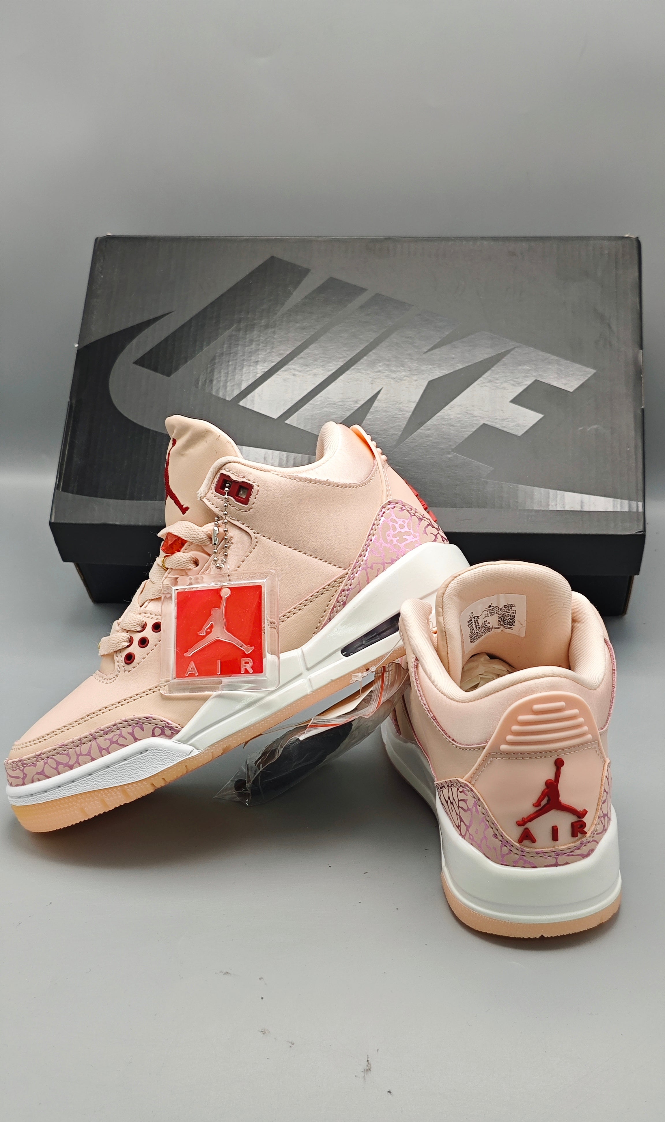 Jordan Retro 3 “San Valentin”