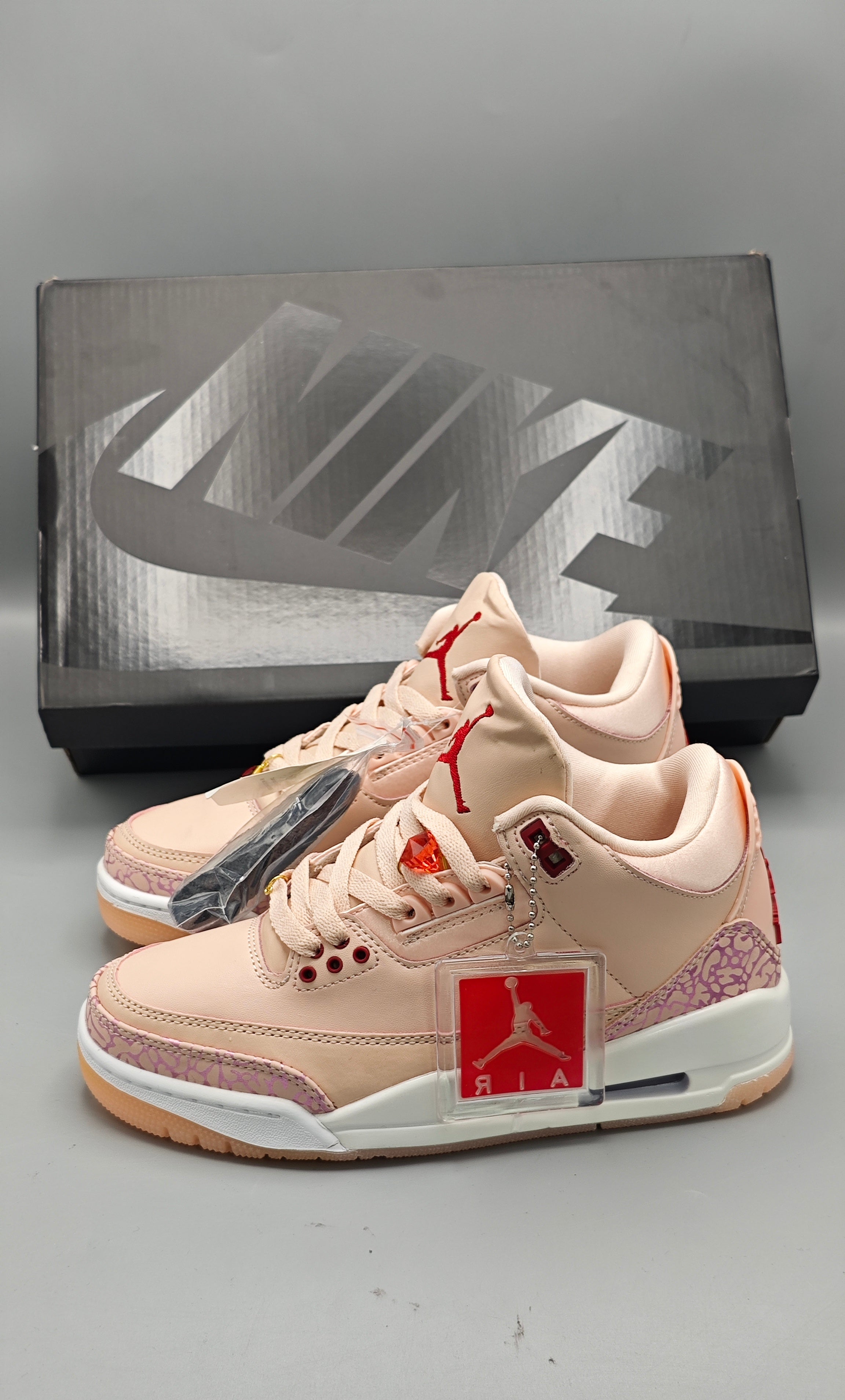 Jordan Retro 3 “San Valentin”