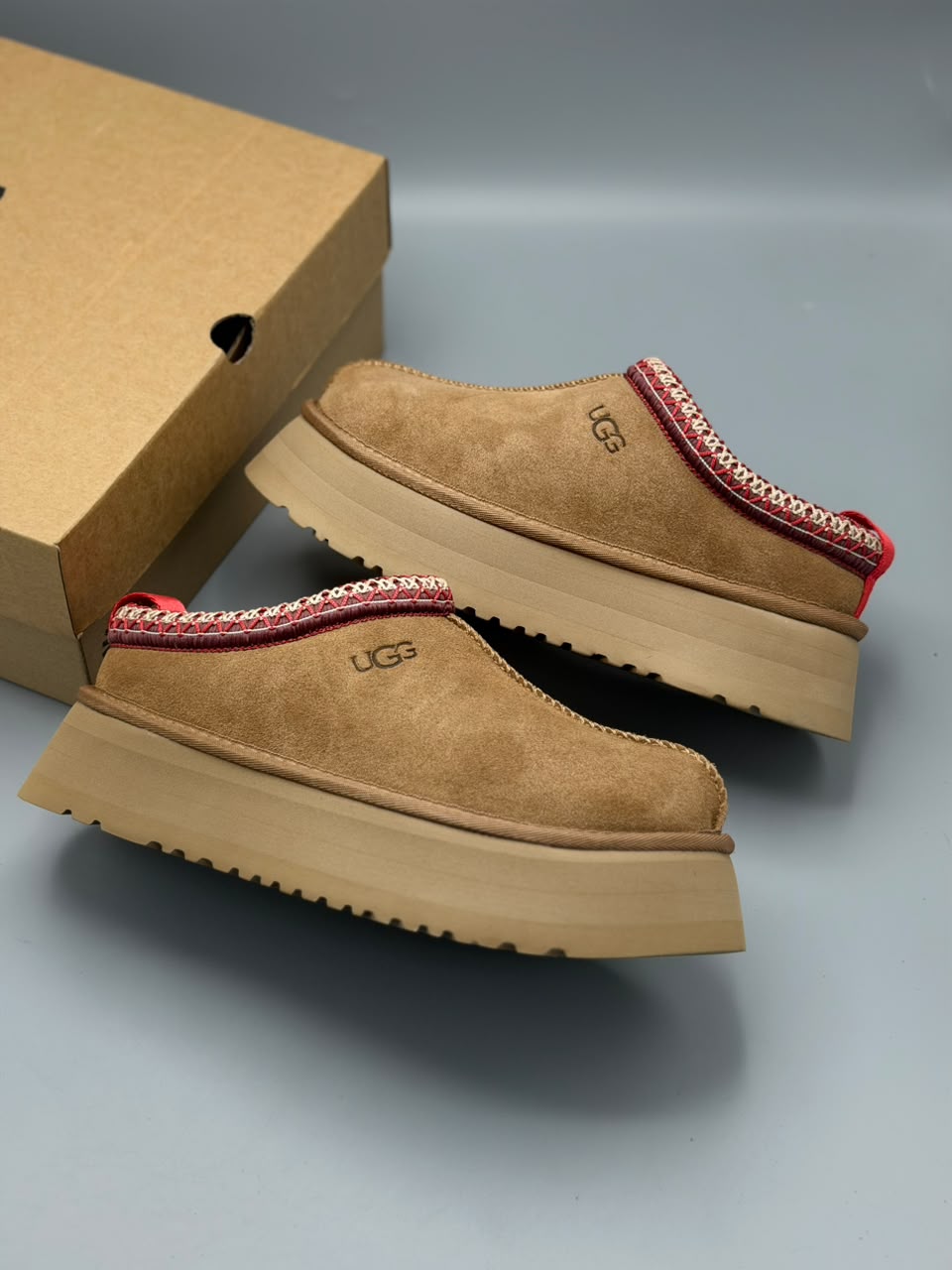 UGG