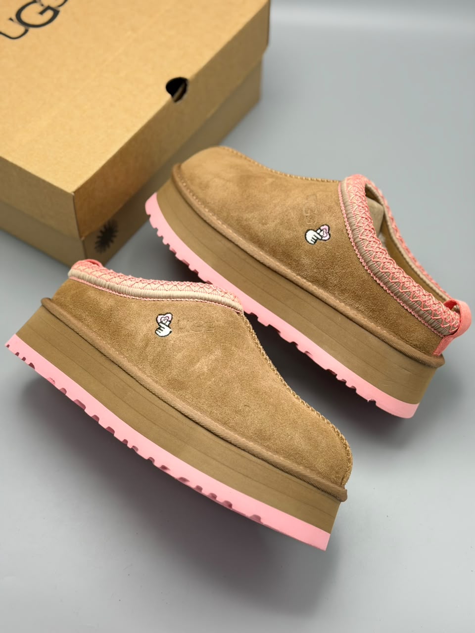 UGG