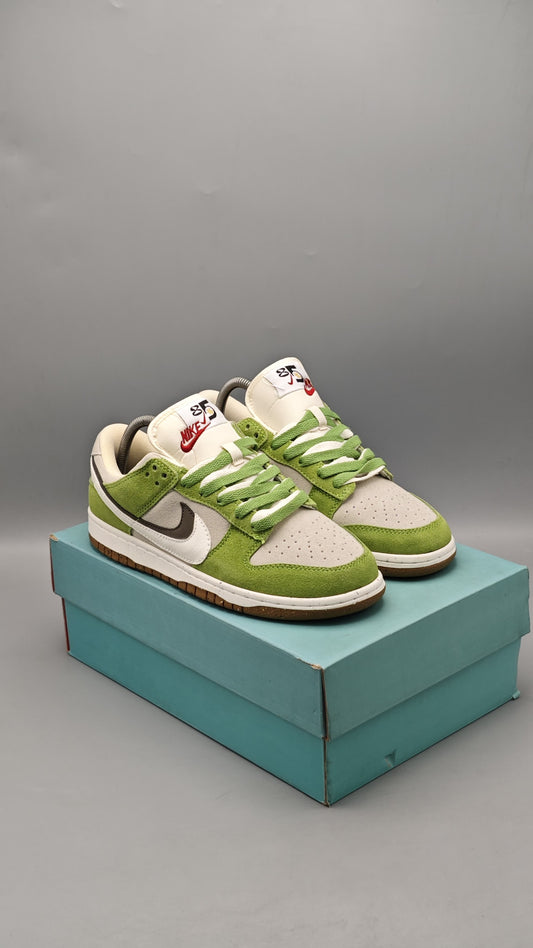 Nike Dunk Double Swoosh