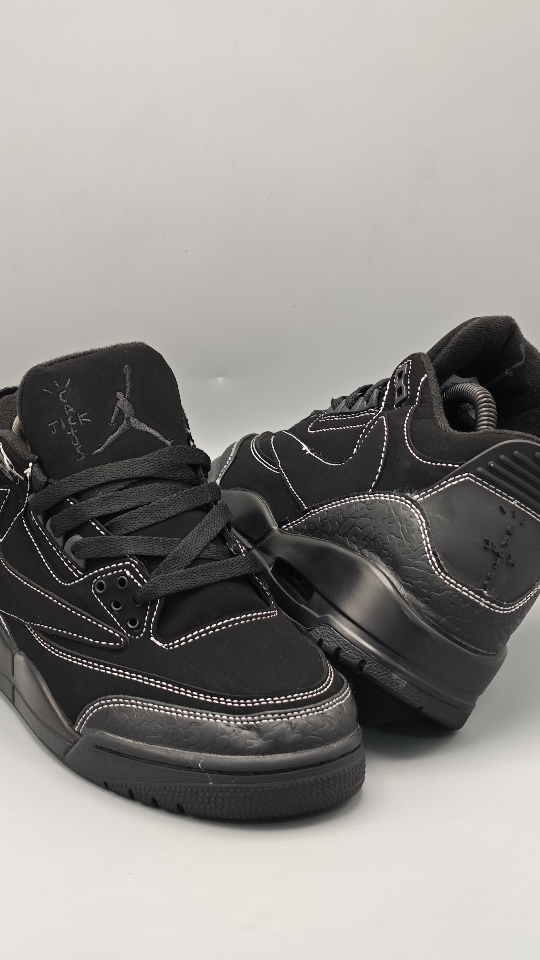 Jordan Retro 3 Travis