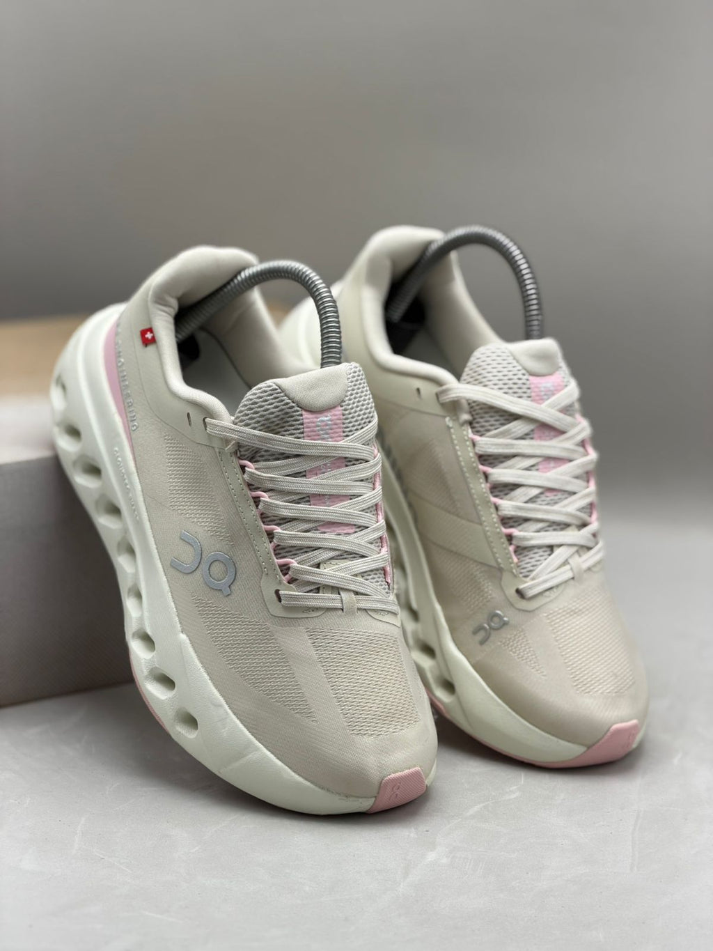 ON Running Cloudsurfer Mujer