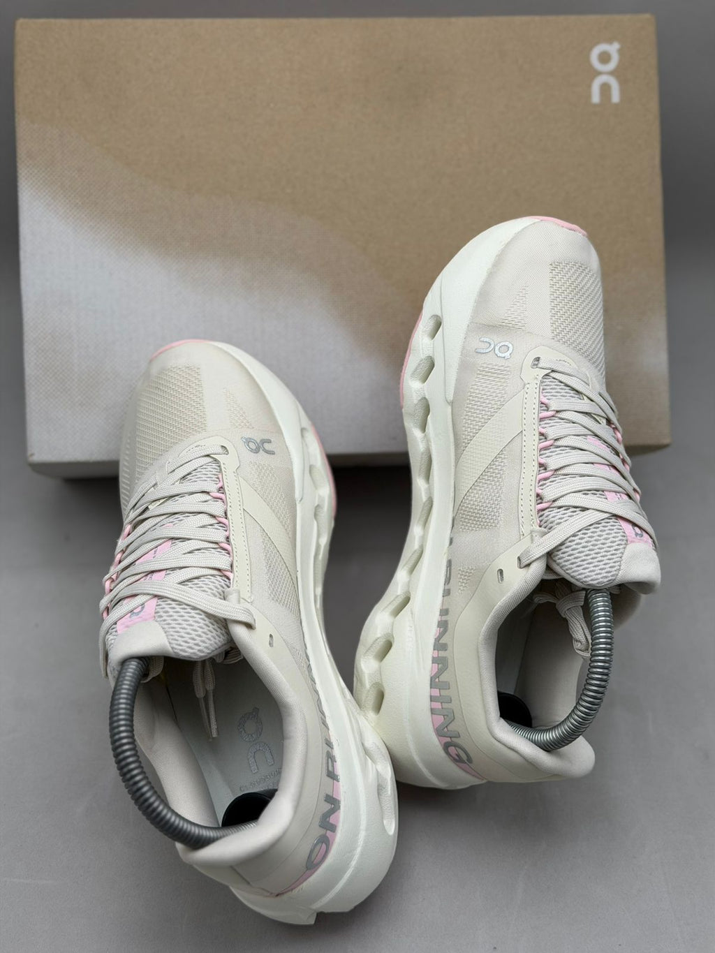 ON Running Cloudsurfer Mujer