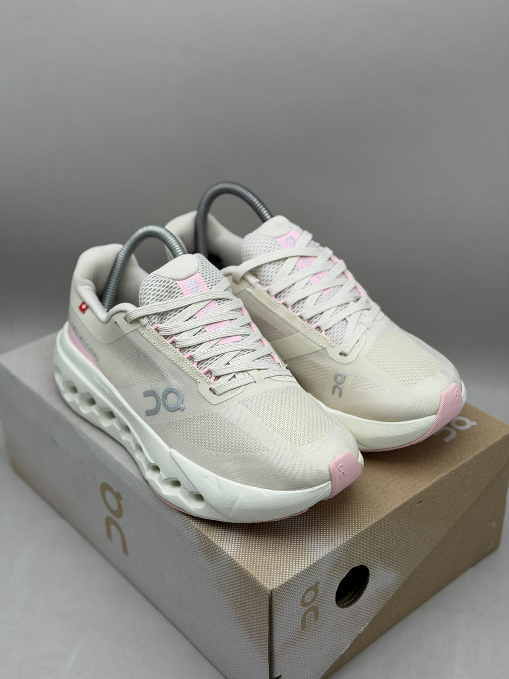 ON Running Cloudsurfer Mujer