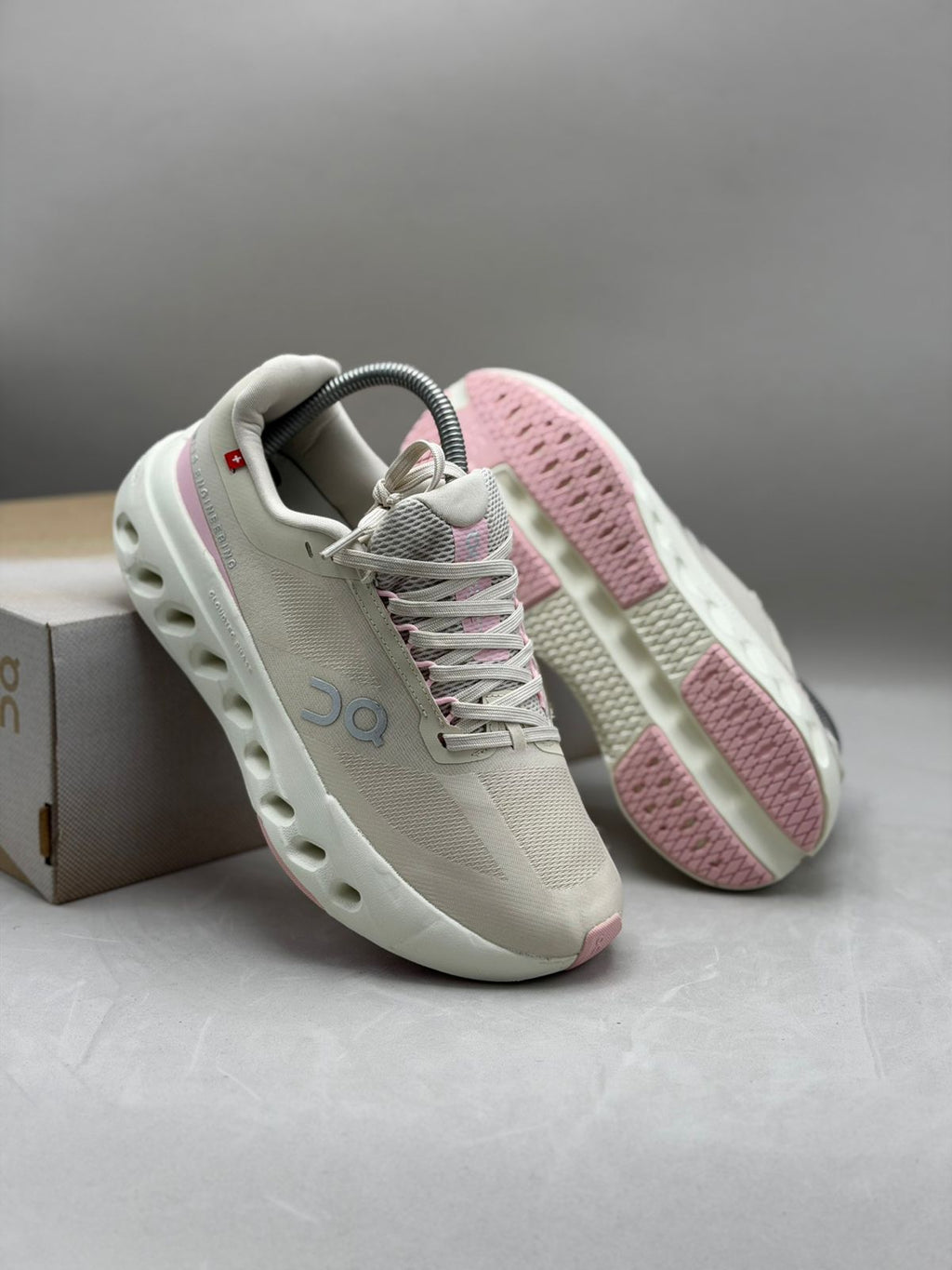 ON Running Cloudsurfer Mujer