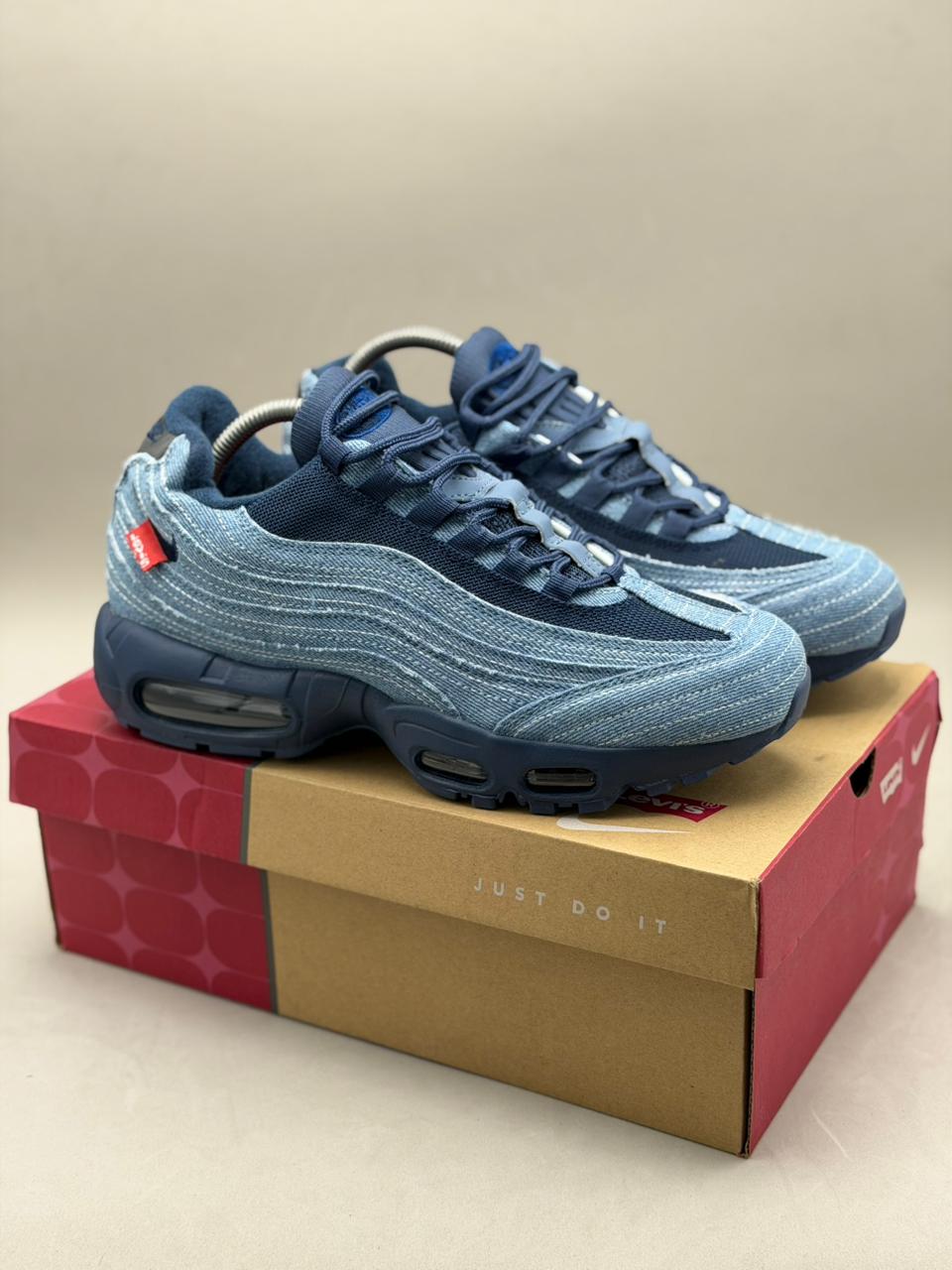 Nike Air Max 95 x Levi’s – Edición Denim Premium
