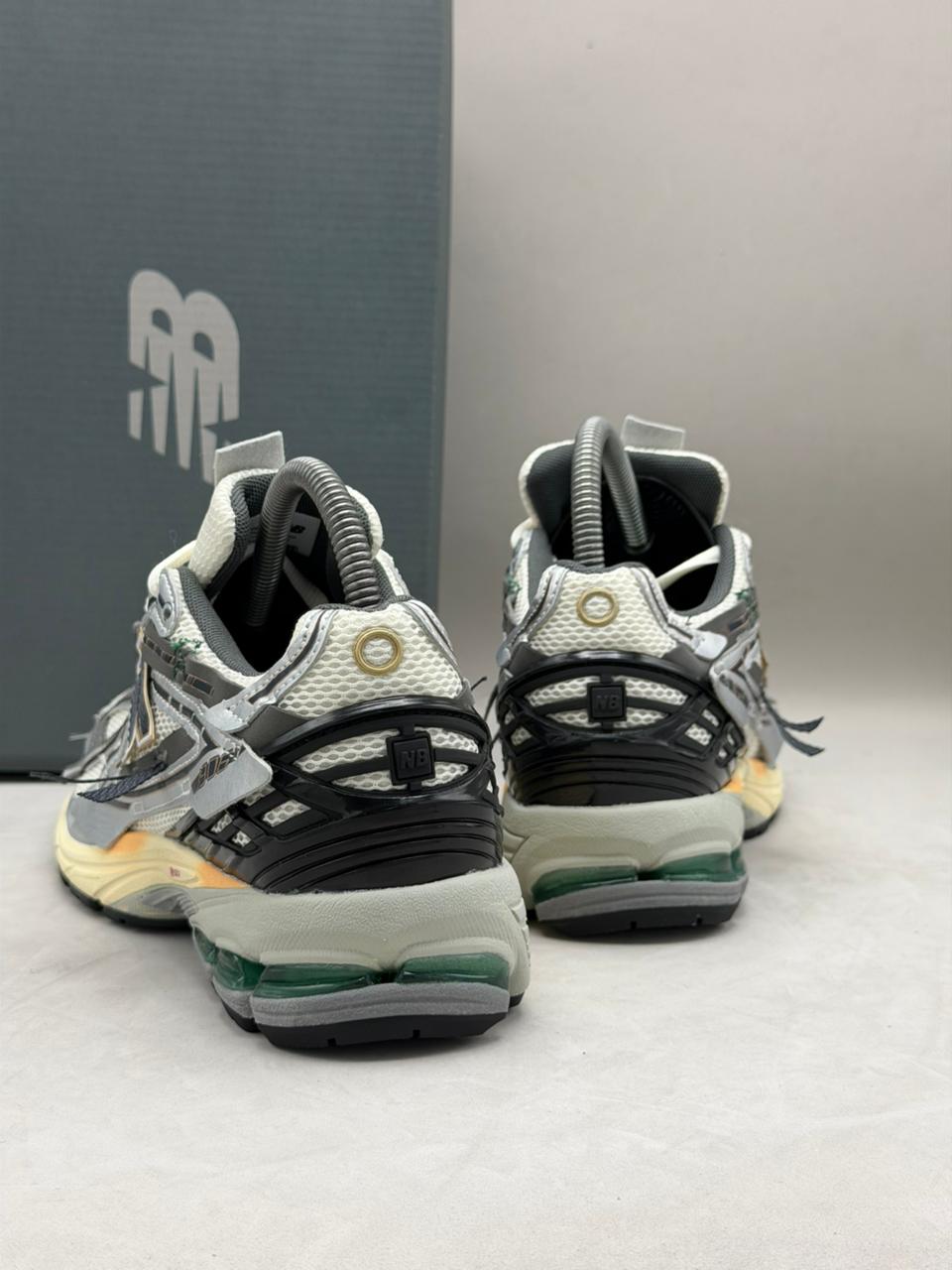 New Balance 1906R