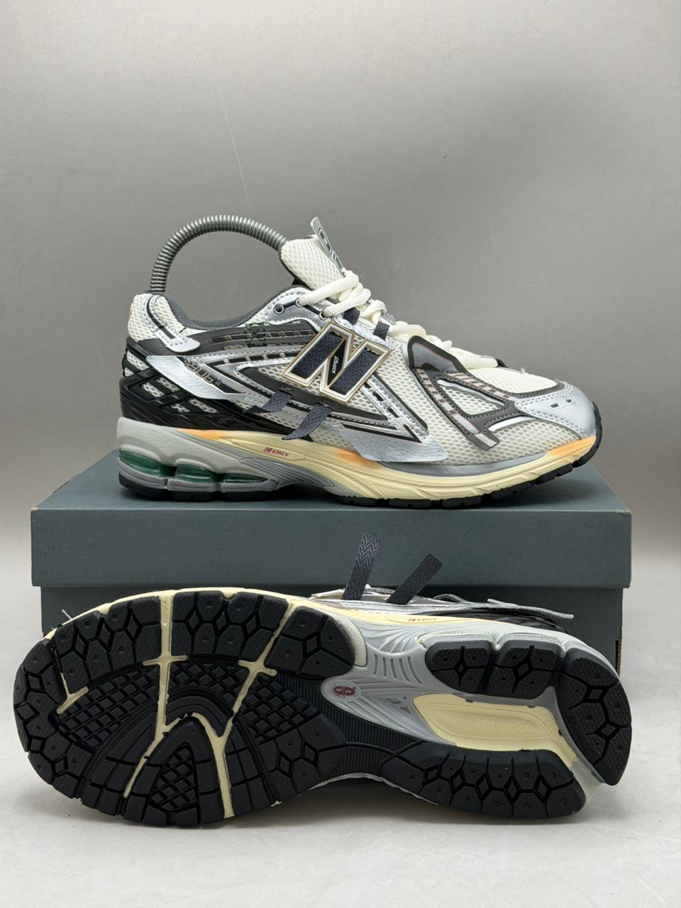 New Balance 1906R