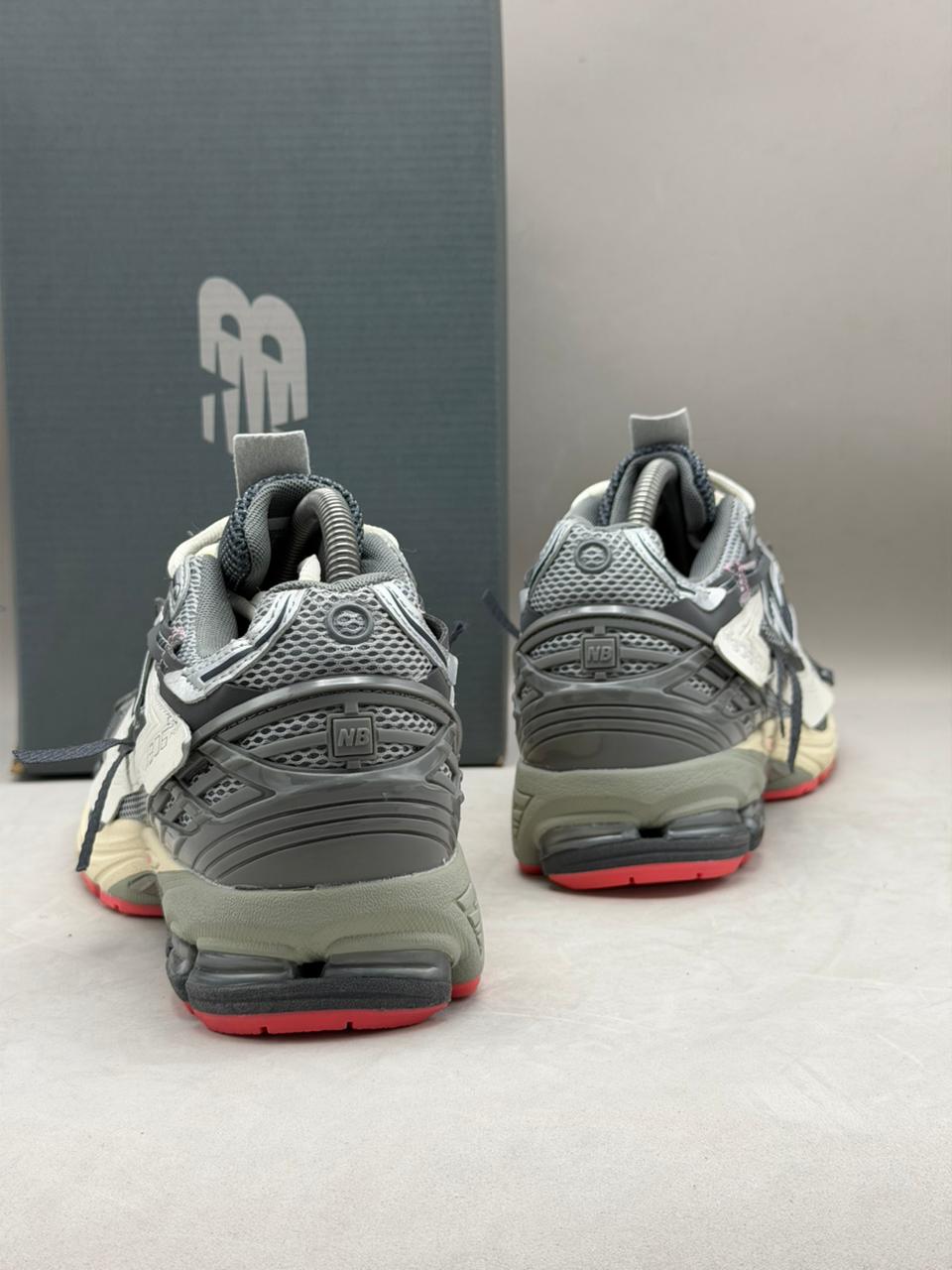 New Balance 1906R