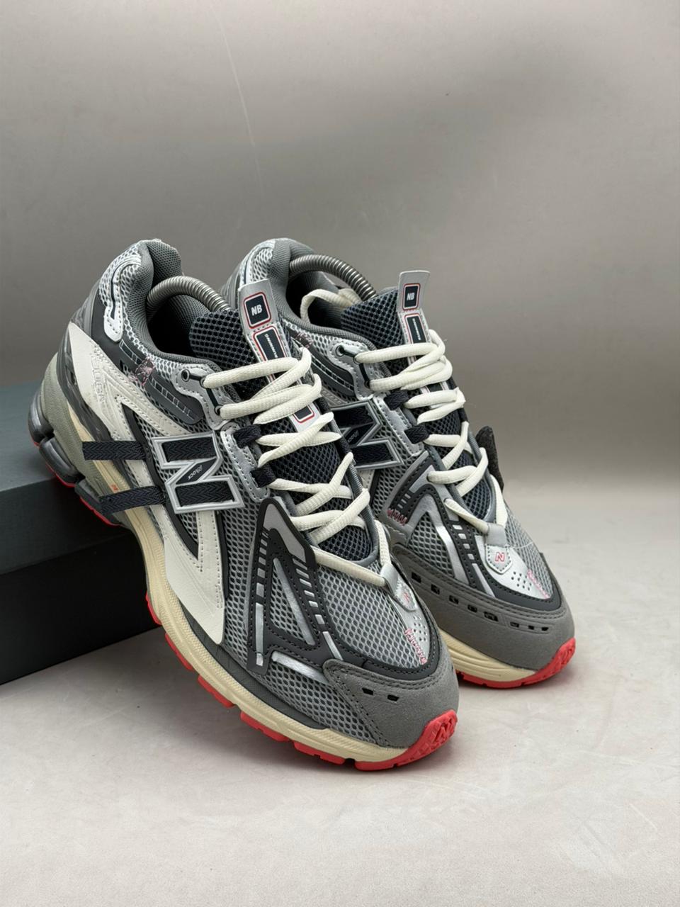 New Balance 1906R