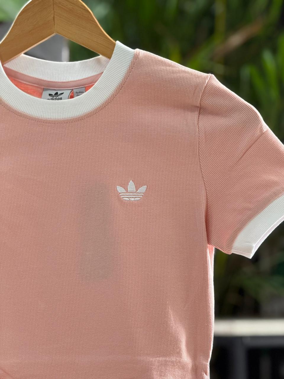 Camiseta Adidas Rosada