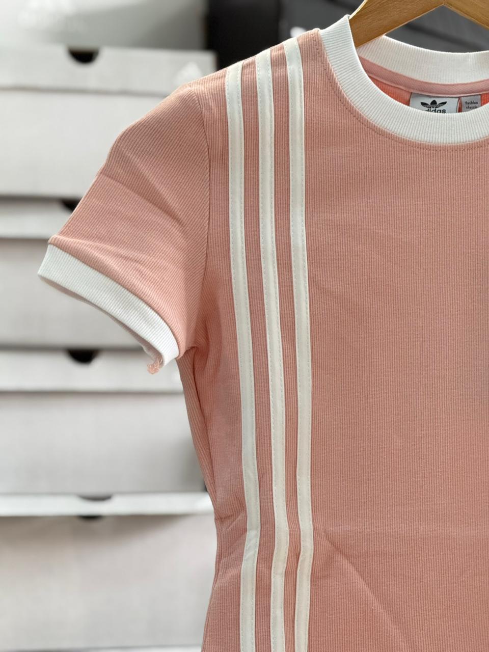 Camiseta Adidas Rosada