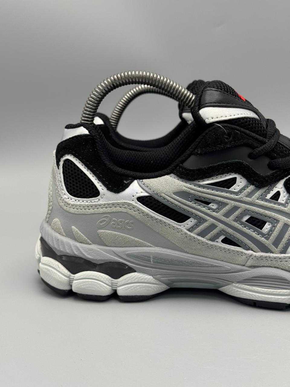 ASICS Gel-Kayano