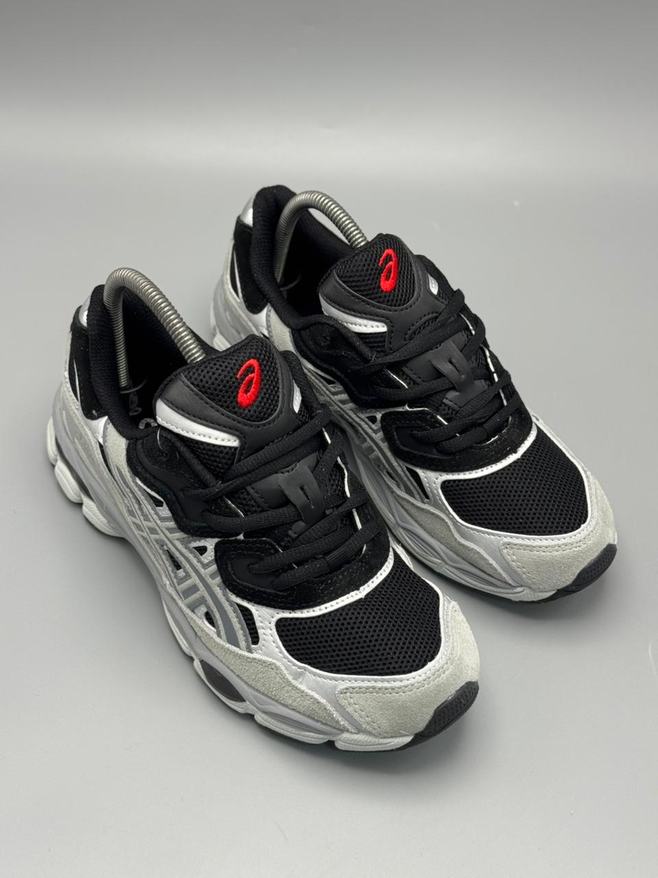 ASICS Gel-Kayano