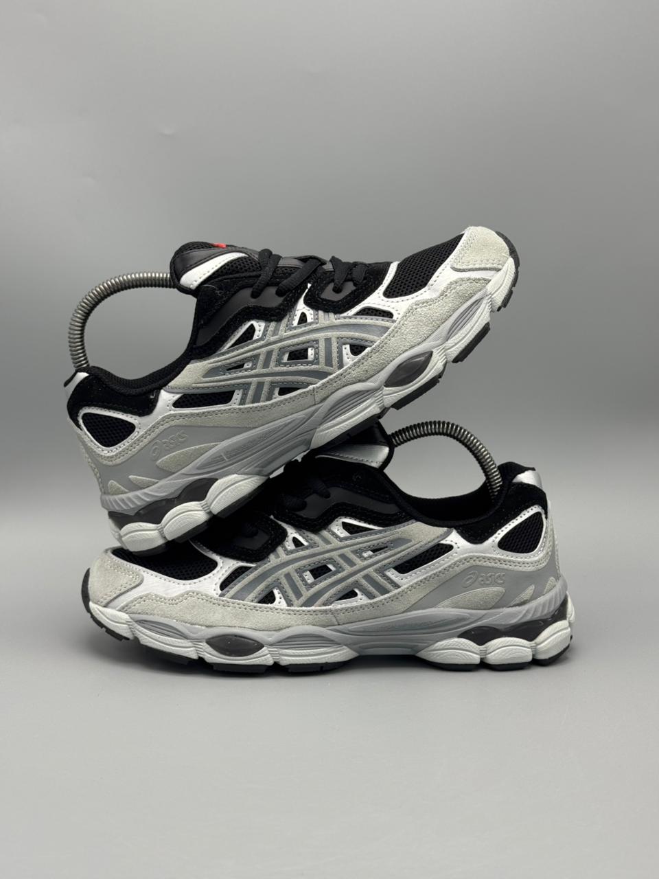 ASICS Gel-Kayano