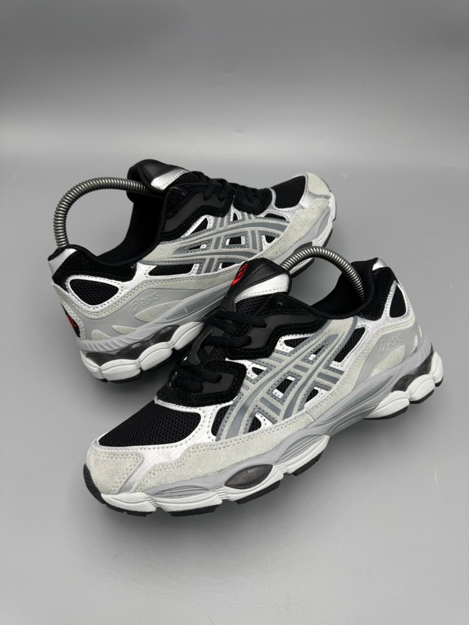 ASICS Gel-Kayano