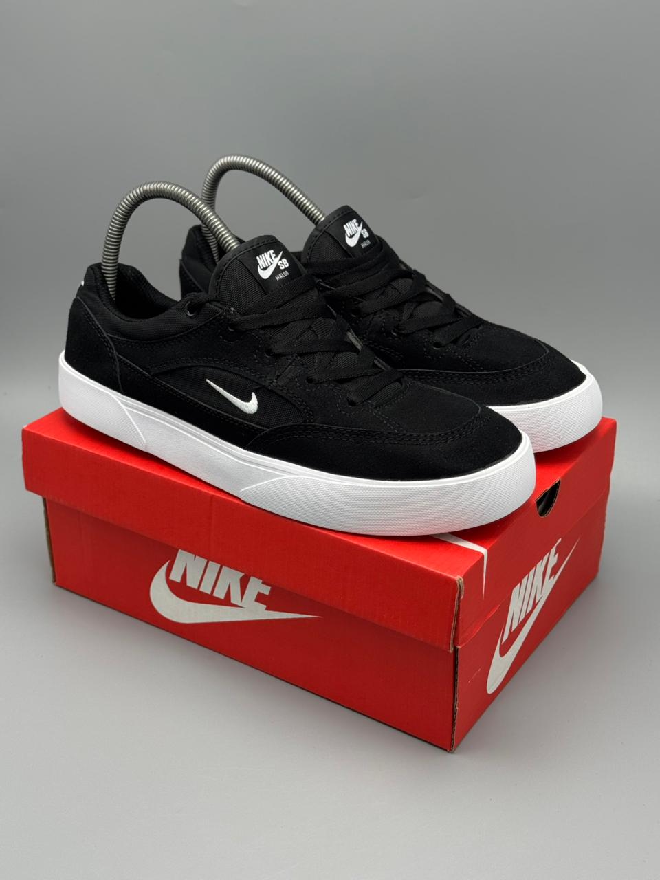 Nike SB Dunk Low