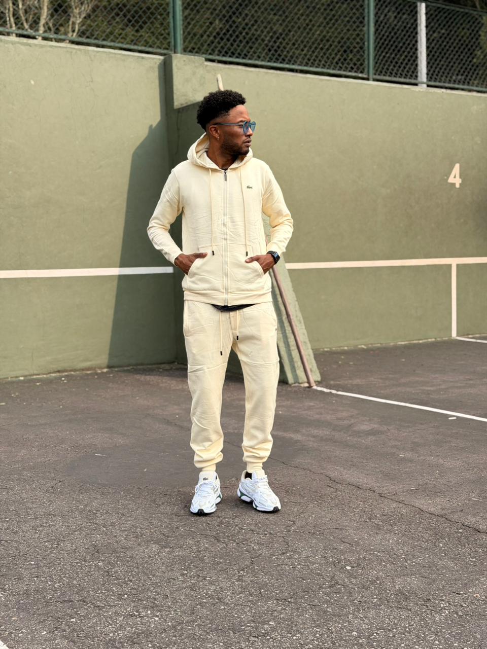 Conjunto Deportivo Lacoste