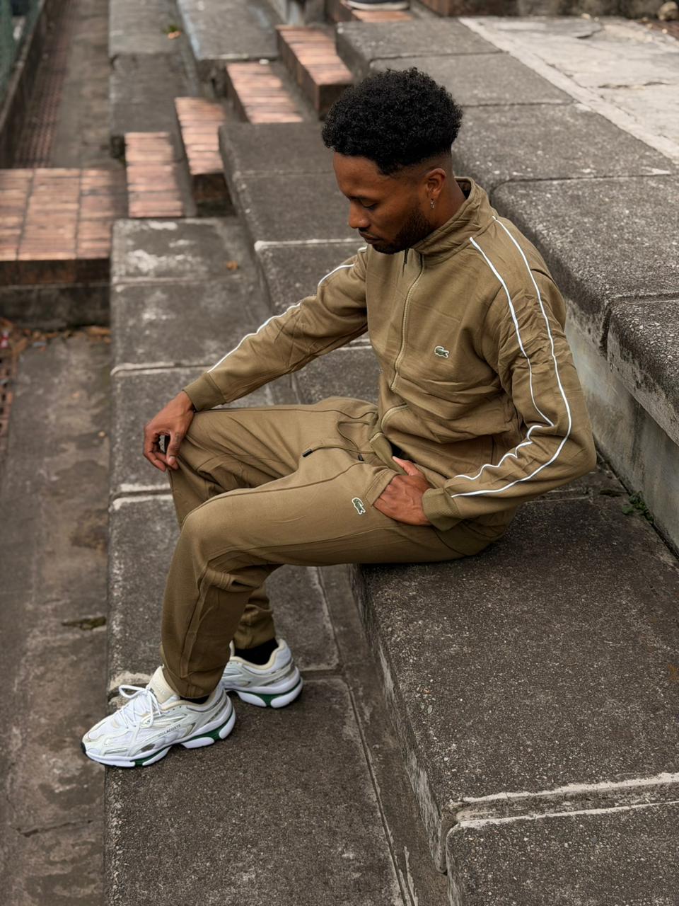 Conjunto Deportivo Lacoste