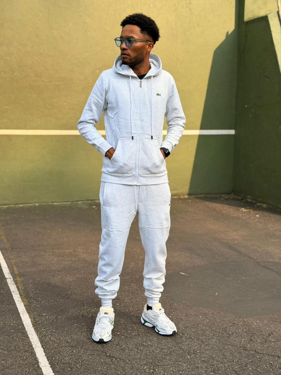 Conjunto Deportivo Lacoste