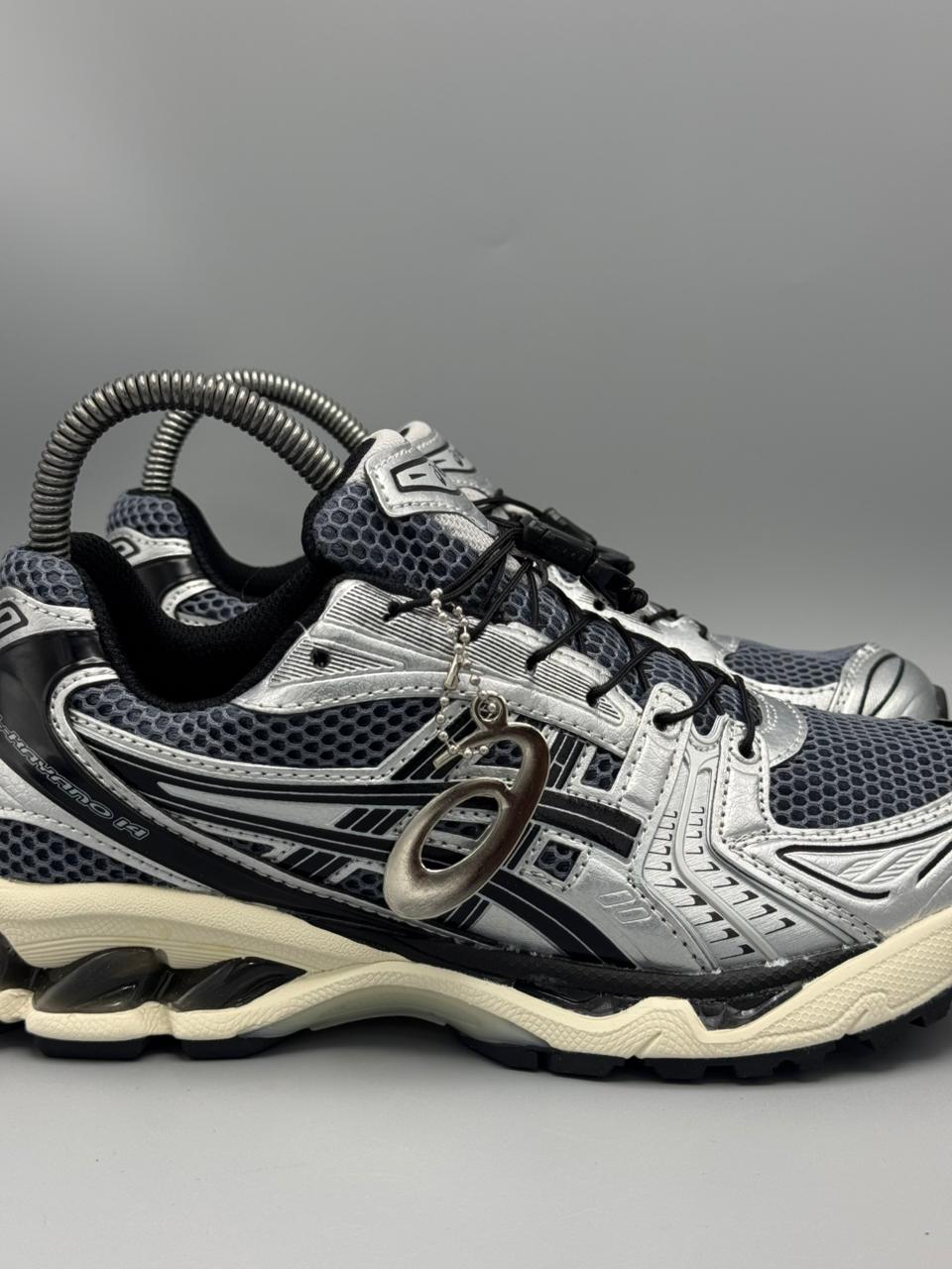 ASICS Gel-Kayano 14