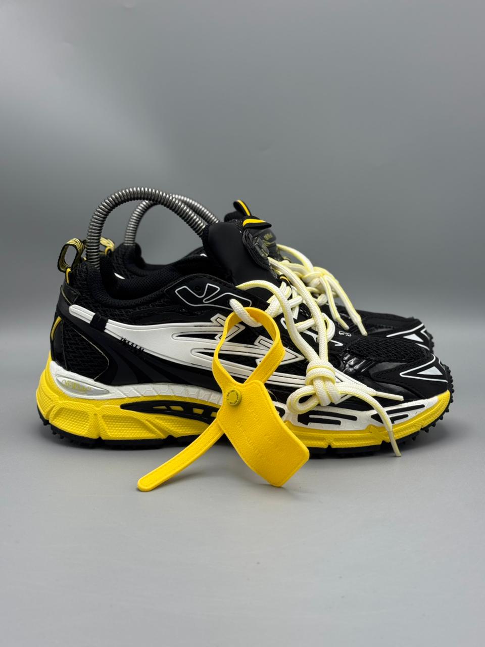 Off-White Low Tech Runner