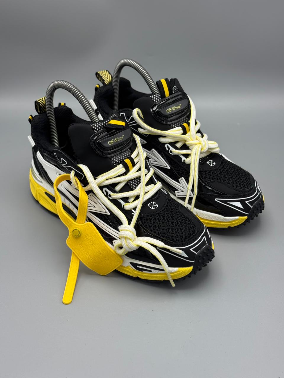 Off-White Low Tech Runner