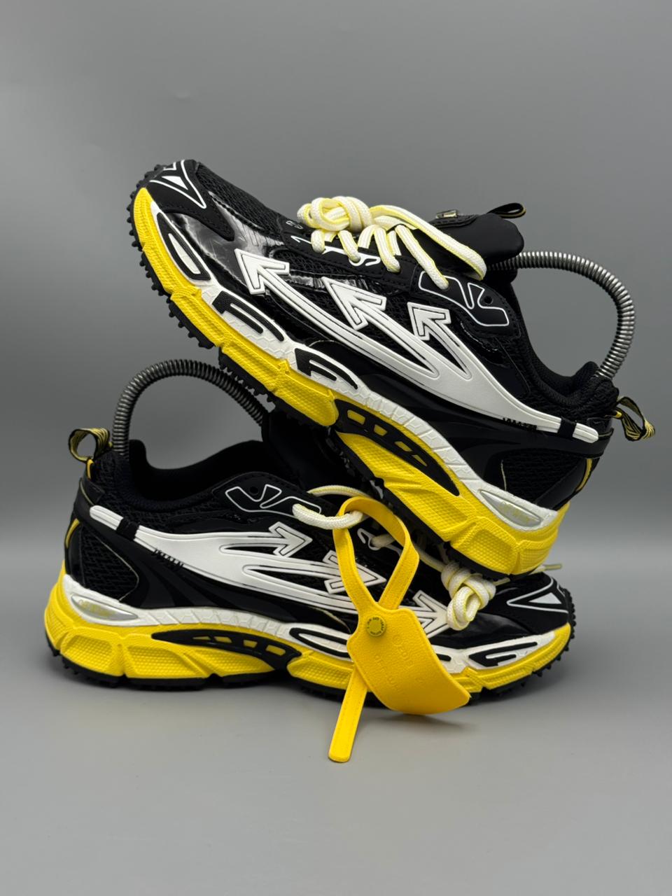 Off-White Low Tech Runner