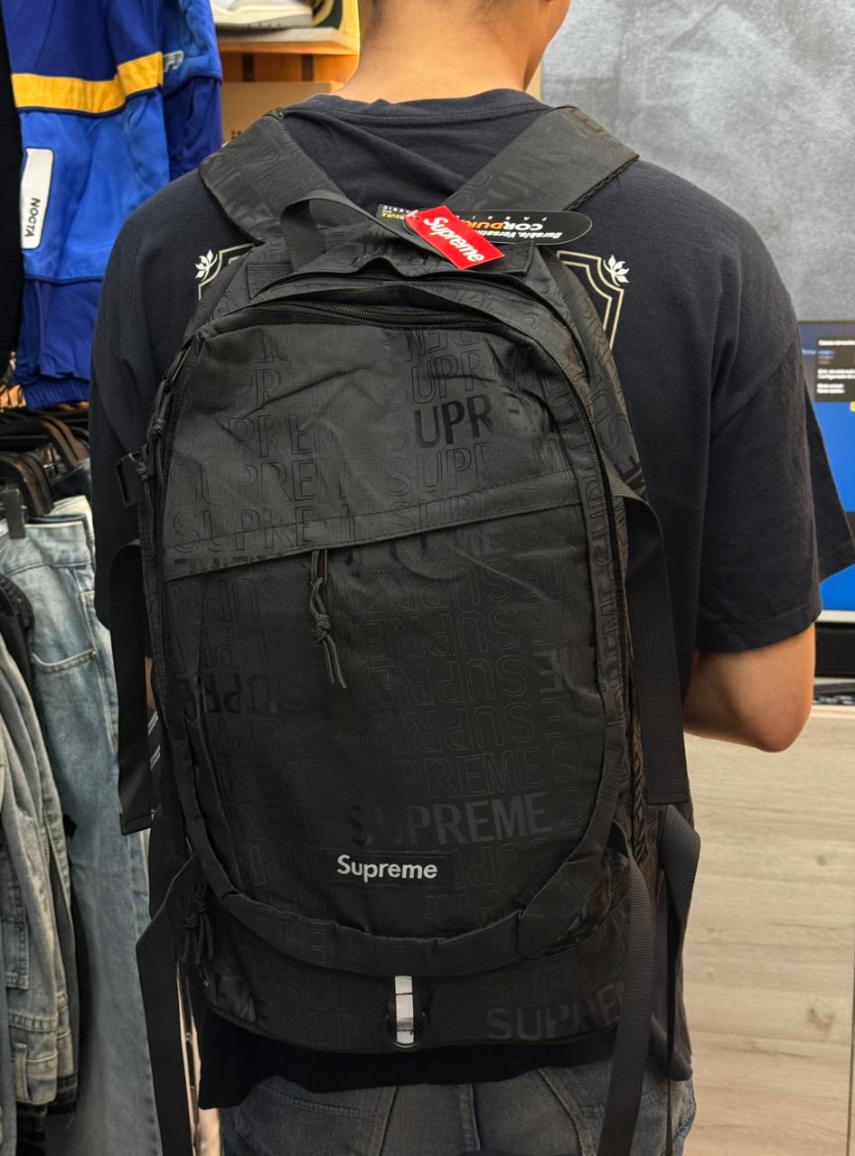 Mochila Negra Supreme