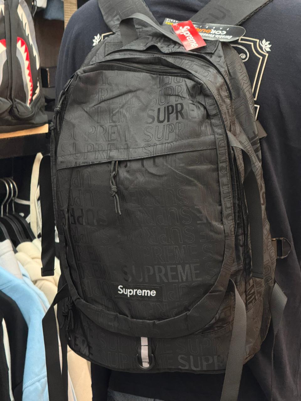 Mochila Negra Supreme