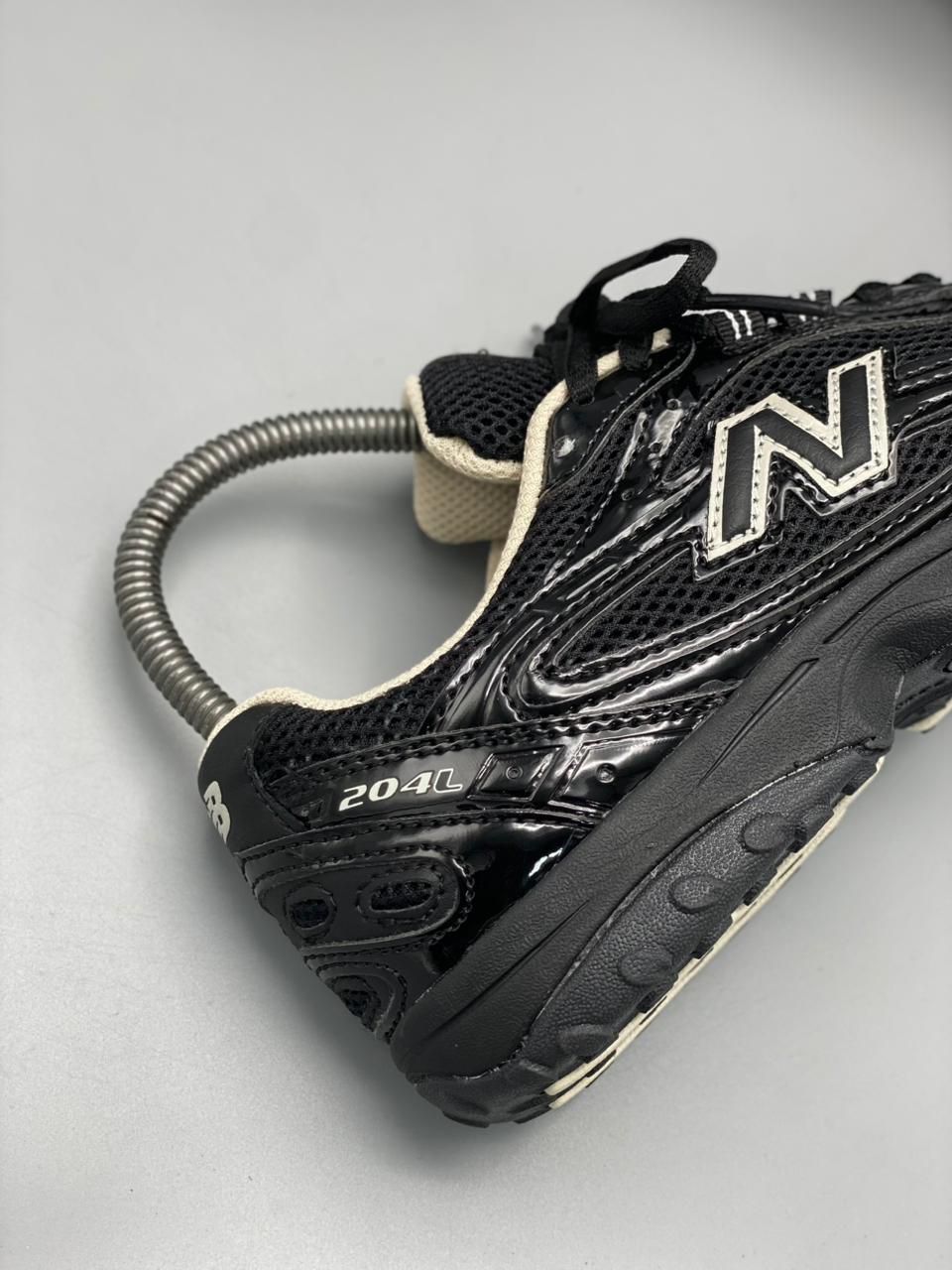 New Balance 204L
